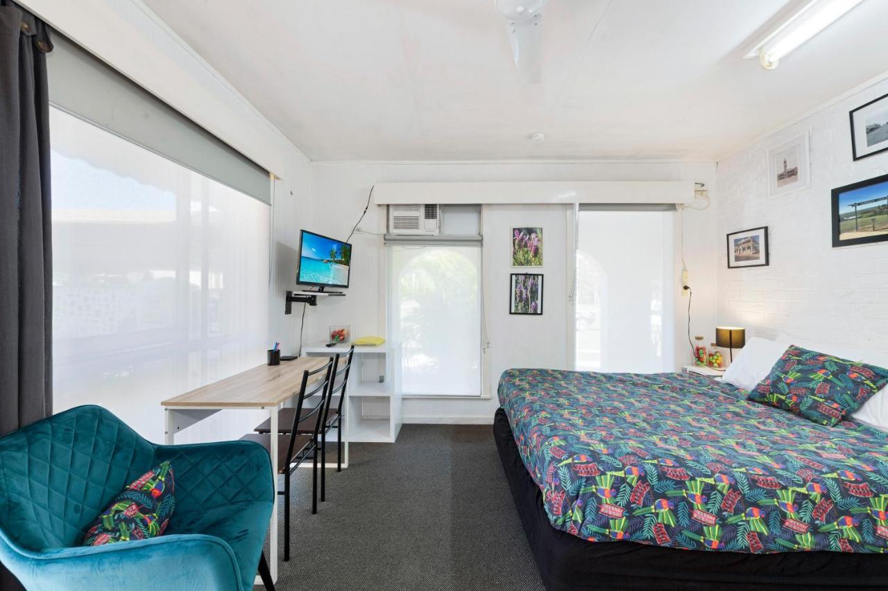 Bundaberg Coral Villa Motor Inn Exterior photo
