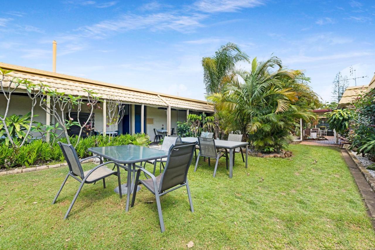 Bundaberg Coral Villa Motor Inn Exterior photo