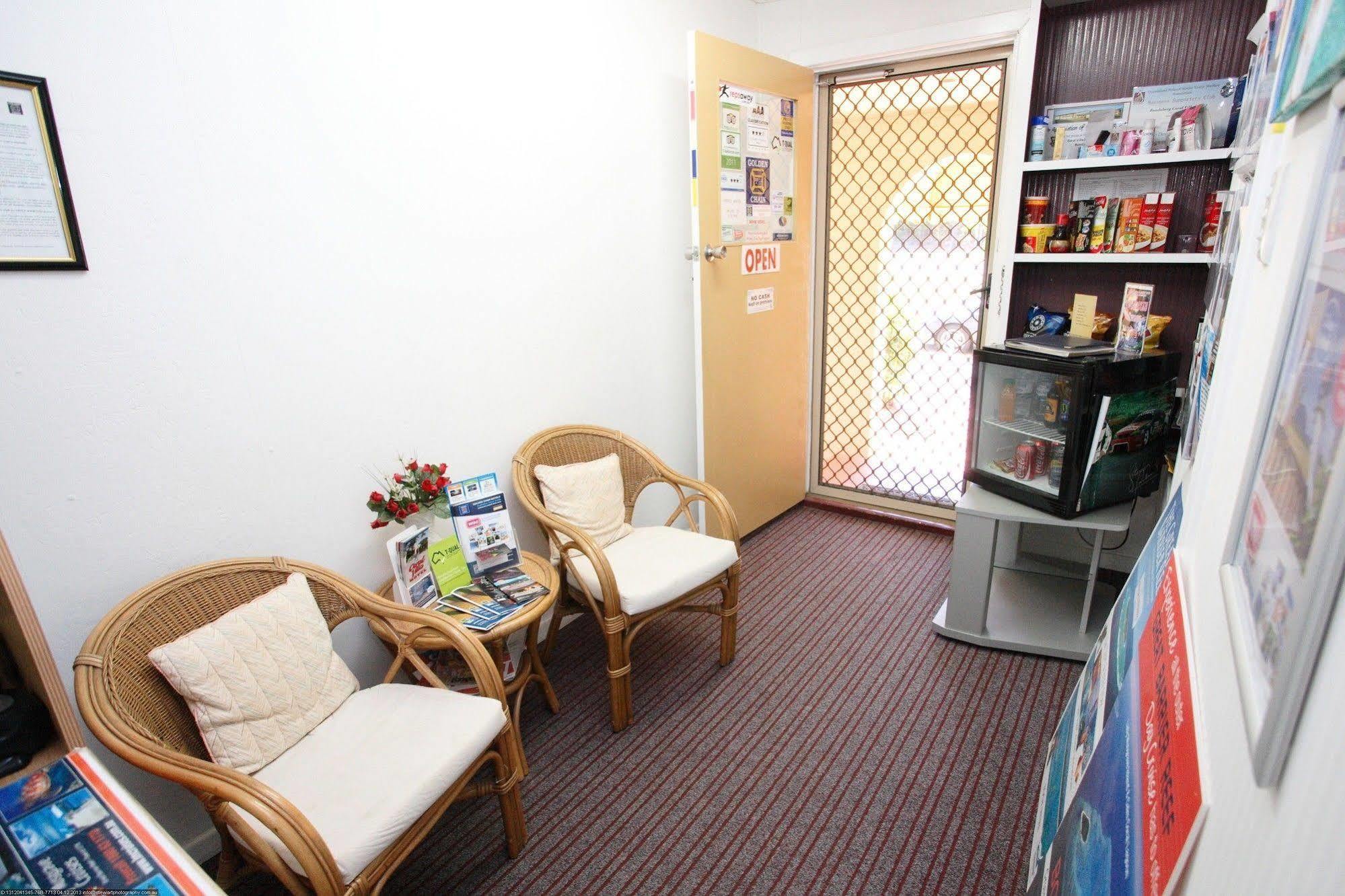 Bundaberg Coral Villa Motor Inn Exterior photo